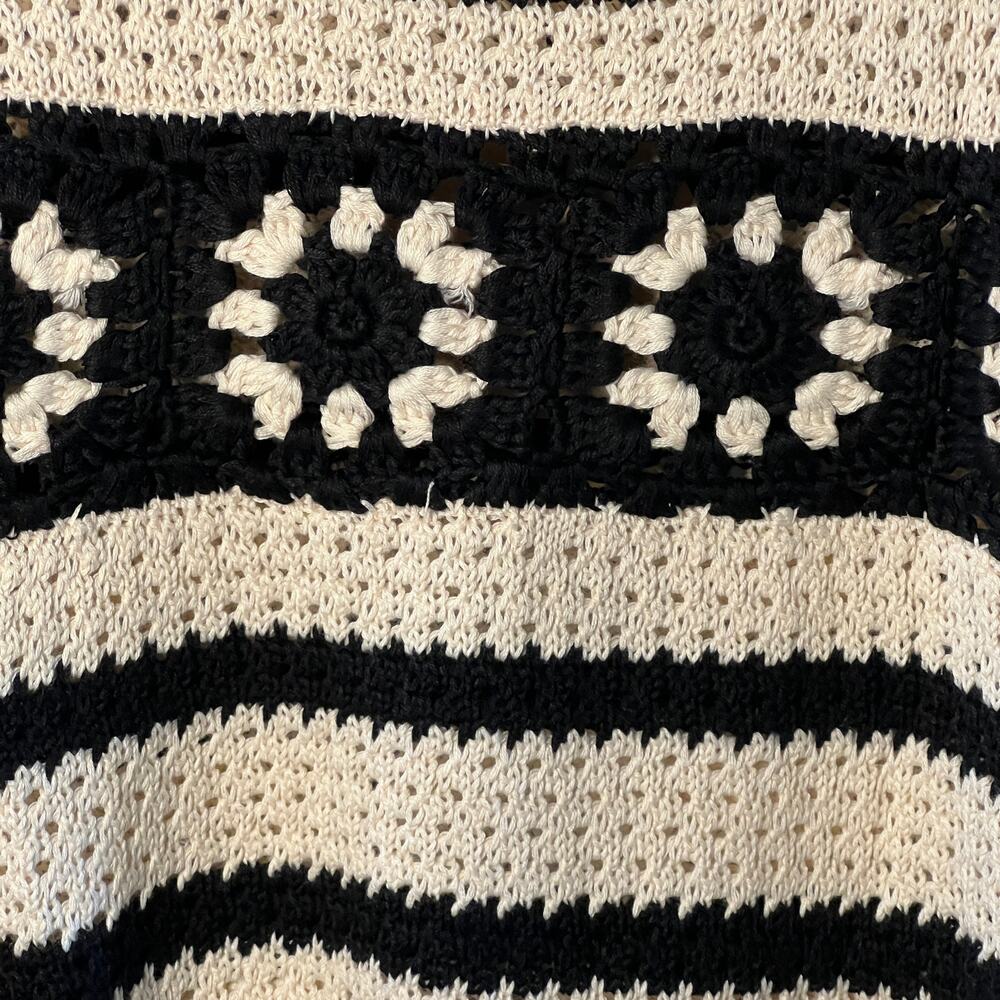 Aaron & Amber Black and Cream Crochet Short Sleeve Top Size S‎ NEW - Picture 2 of 6